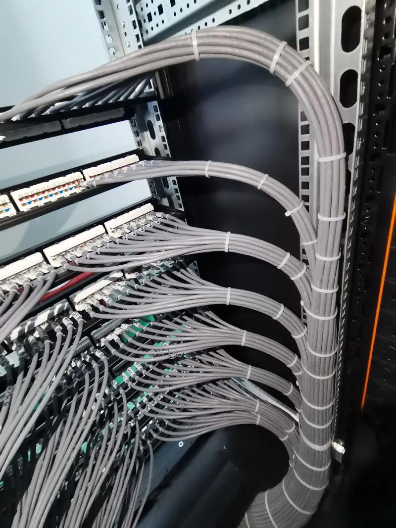 机房建设选购指南：打造高效稳定的数据中心环境